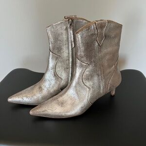 Seychelles Dallas Distressed Suede Pewter Boots Size 10